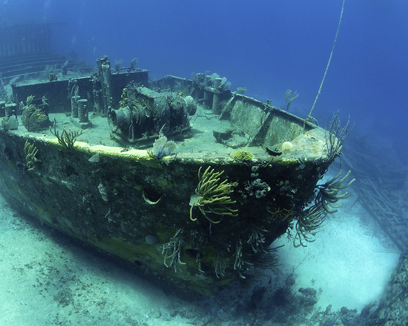 submarine-ship-deep